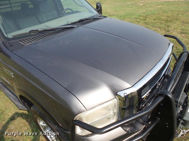 image for item FT9793 2006 Ford F350 Super Duty Crew Cab flatbed pickup truck