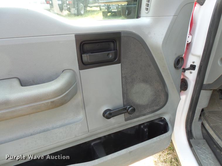 image for item FT9794 2005 Ford F150 XL SuperCab pickup truck