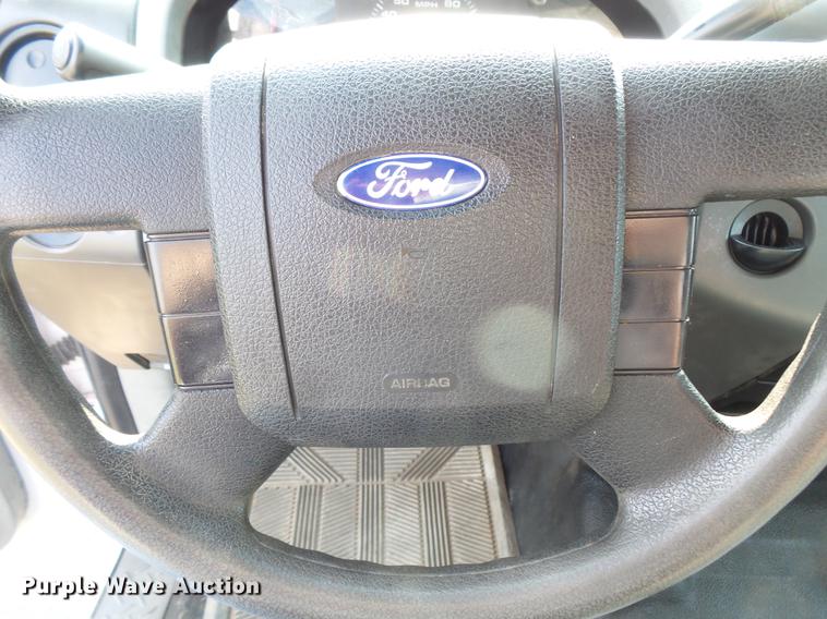 image for item FT9794 2005 Ford F150 XL SuperCab pickup truck