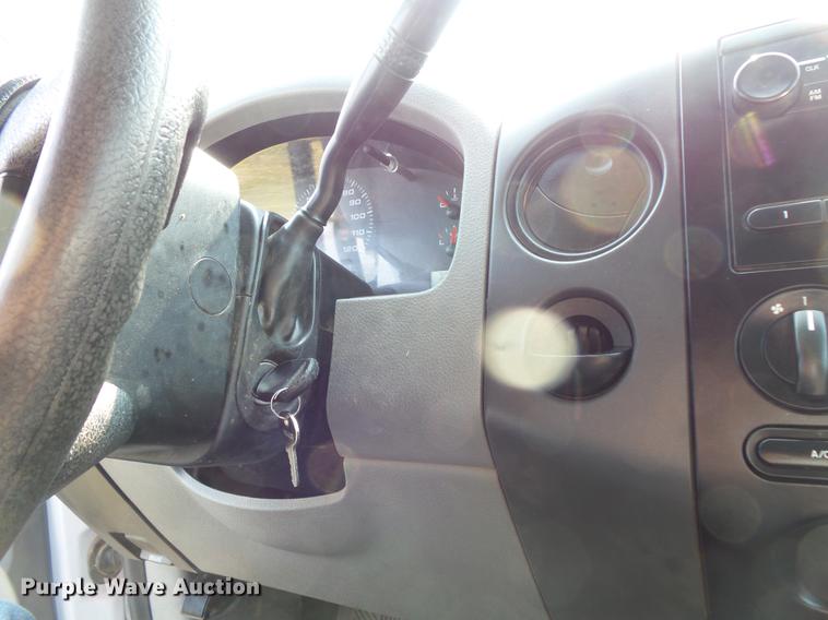 image for item FT9794 2005 Ford F150 XL SuperCab pickup truck