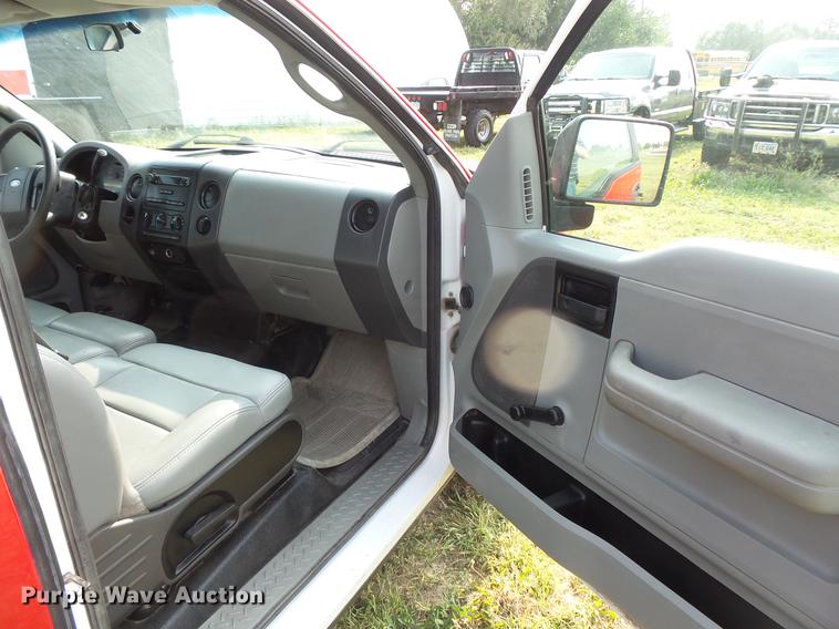 image for item FT9794 2005 Ford F150 XL SuperCab pickup truck