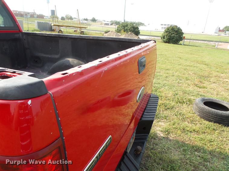 image for item FT9794 2005 Ford F150 XL SuperCab pickup truck