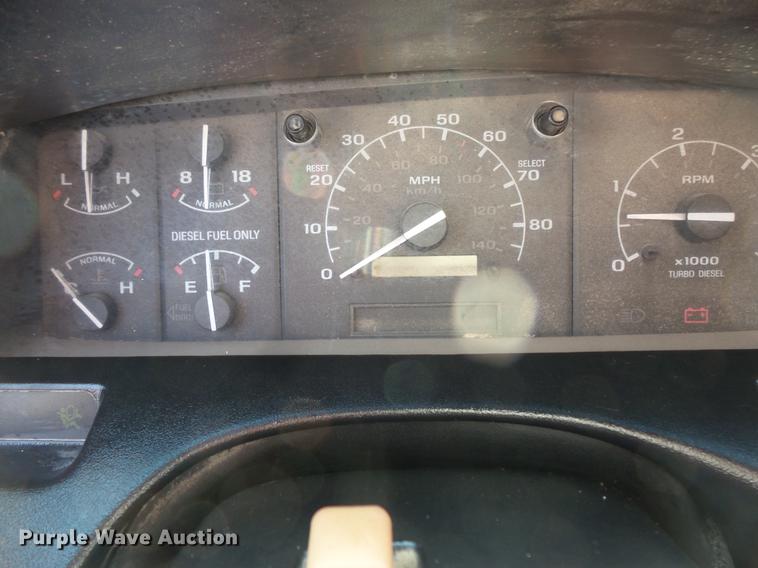 image for item FT9795 1995 Ford F350 Super Duty Crew Cab flatbed pickup truck