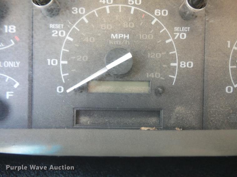 image for item FT9795 1995 Ford F350 Super Duty Crew Cab flatbed pickup truck