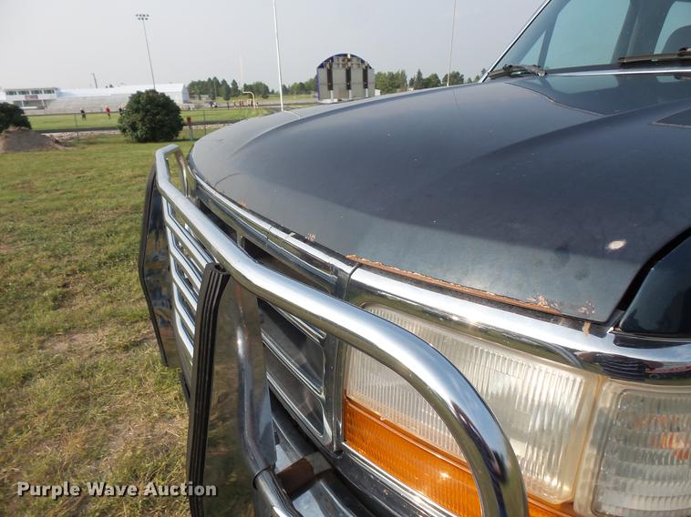 image for item FT9795 1995 Ford F350 Super Duty Crew Cab flatbed pickup truck