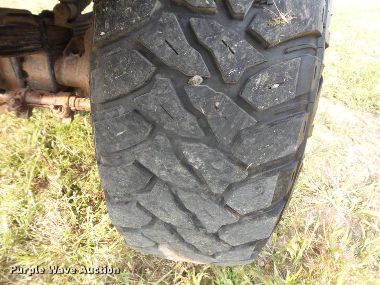 image for item FT9795 1995 Ford F350 Super Duty Crew Cab flatbed pickup truck