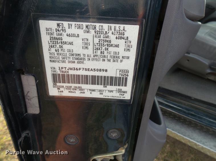 image for item FT9795 1995 Ford F350 Super Duty Crew Cab flatbed pickup truck