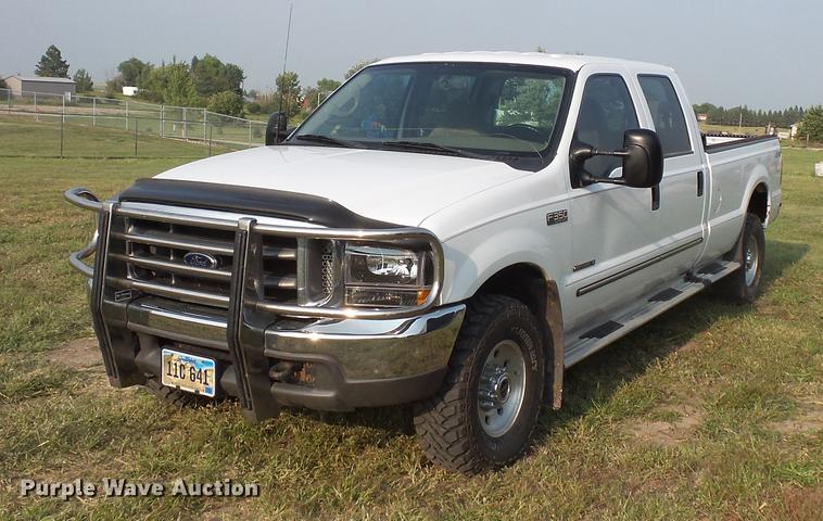 image for item FT9796 2000 Ford F350 Super Duty Crew Cab pickup truck