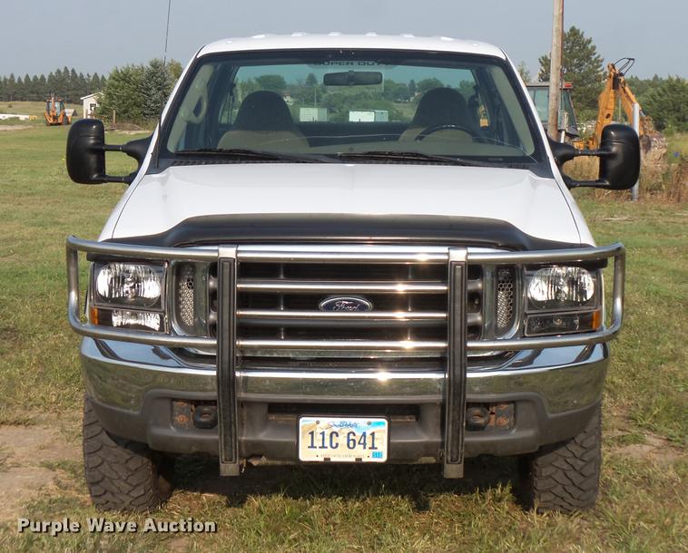 image for item FT9796 2000 Ford F350 Super Duty Crew Cab pickup truck