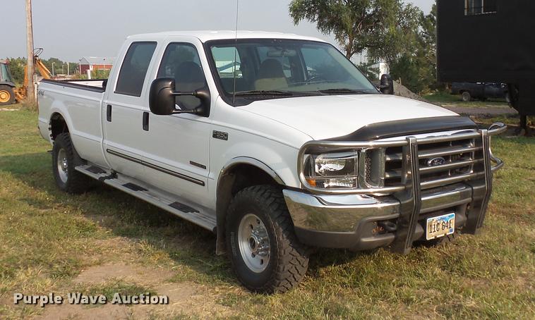 image for item FT9796 2000 Ford F350 Super Duty Crew Cab pickup truck