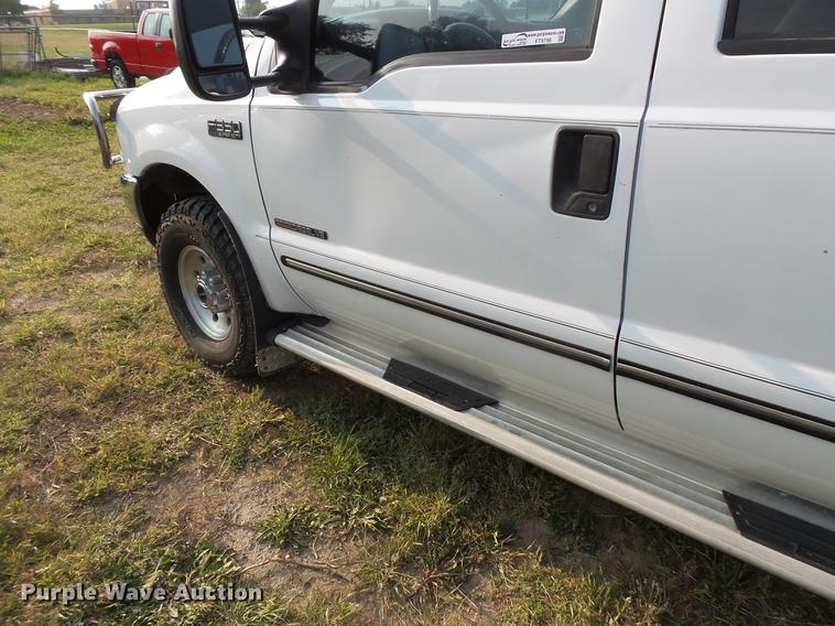 image for item FT9796 2000 Ford F350 Super Duty Crew Cab pickup truck