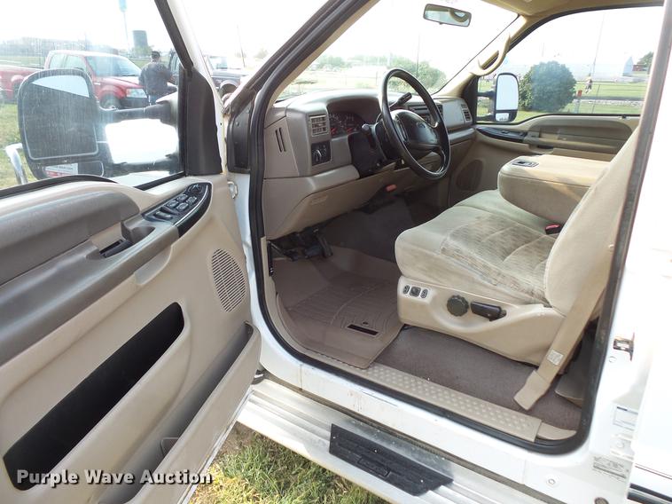 image for item FT9796 2000 Ford F350 Super Duty Crew Cab pickup truck