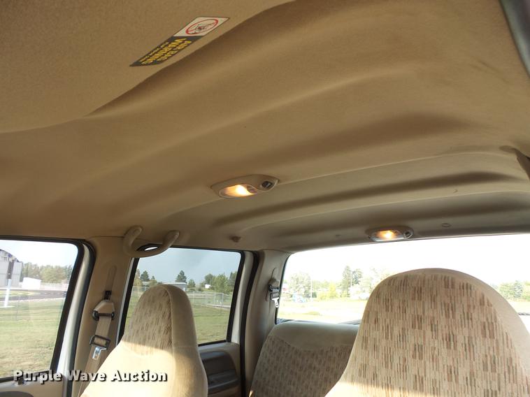 image for item FT9796 2000 Ford F350 Super Duty Crew Cab pickup truck