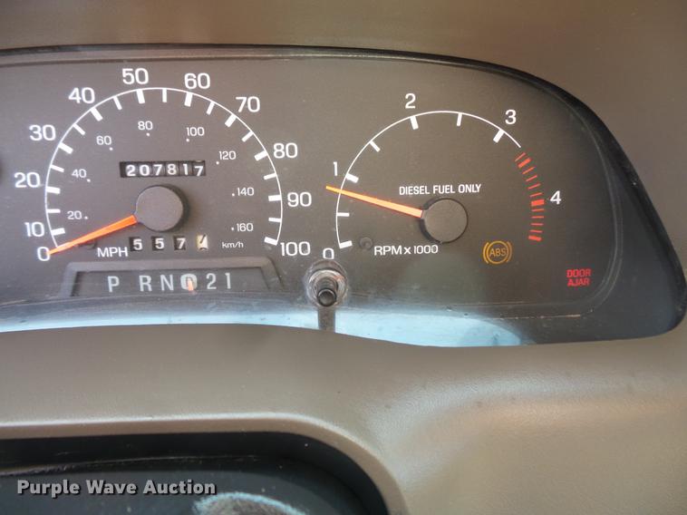 image for item FT9796 2000 Ford F350 Super Duty Crew Cab pickup truck