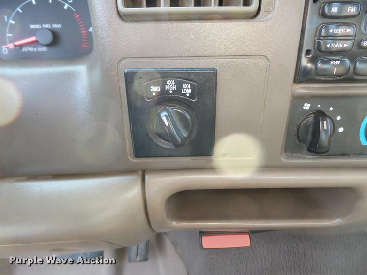 image for item FT9796 2000 Ford F350 Super Duty Crew Cab pickup truck