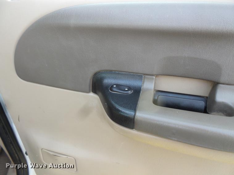 image for item FT9796 2000 Ford F350 Super Duty Crew Cab pickup truck