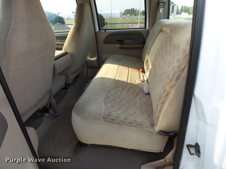 image for item FT9796 2000 Ford F350 Super Duty Crew Cab pickup truck