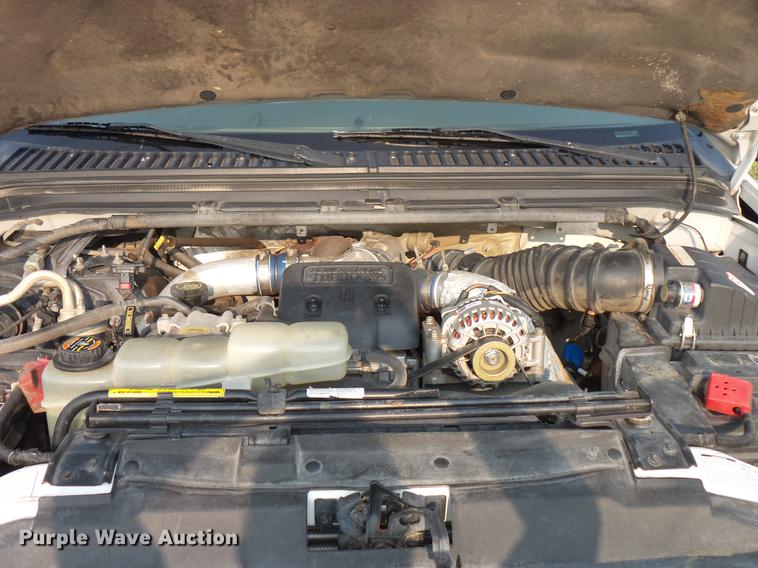 image for item FT9796 2000 Ford F350 Super Duty Crew Cab pickup truck