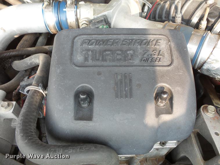 image for item FT9796 2000 Ford F350 Super Duty Crew Cab pickup truck