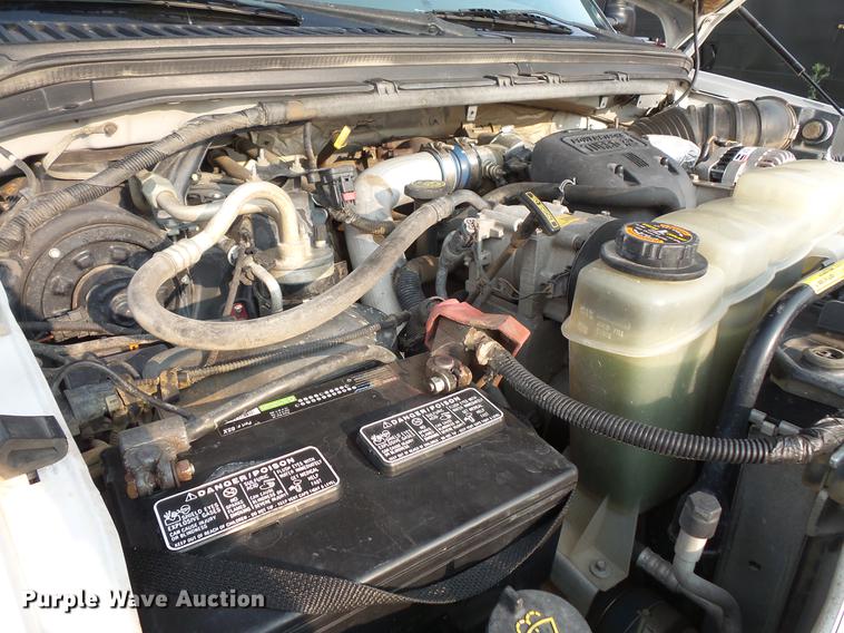 image for item FT9796 2000 Ford F350 Super Duty Crew Cab pickup truck