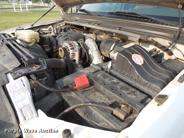 image for item FT9796 2000 Ford F350 Super Duty Crew Cab pickup truck