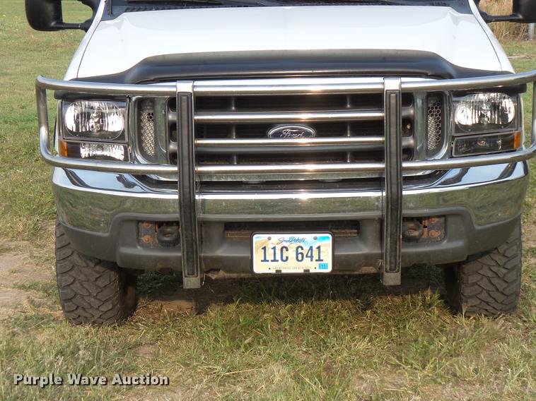 image for item FT9796 2000 Ford F350 Super Duty Crew Cab pickup truck