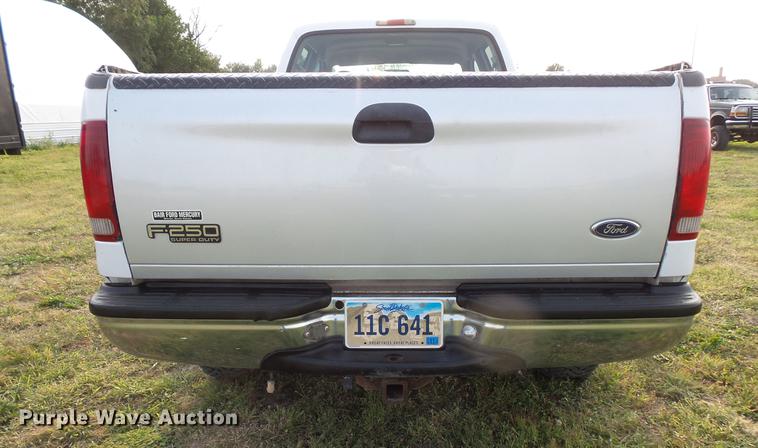 image for item FT9796 2000 Ford F350 Super Duty Crew Cab pickup truck