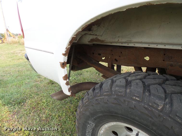 image for item FT9796 2000 Ford F350 Super Duty Crew Cab pickup truck