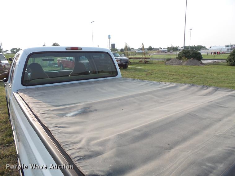 image for item FT9796 2000 Ford F350 Super Duty Crew Cab pickup truck