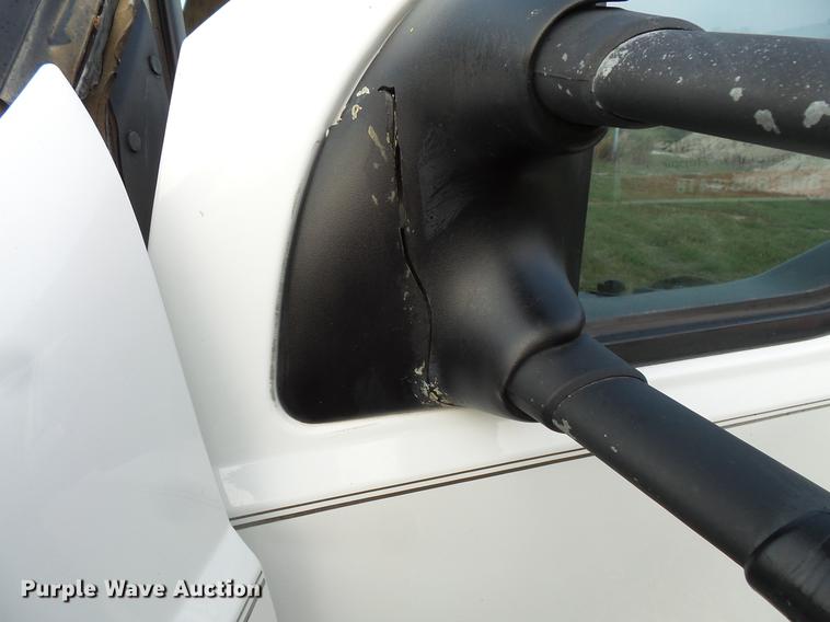 image for item FT9796 2000 Ford F350 Super Duty Crew Cab pickup truck