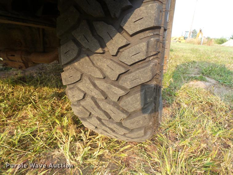 image for item FT9796 2000 Ford F350 Super Duty Crew Cab pickup truck