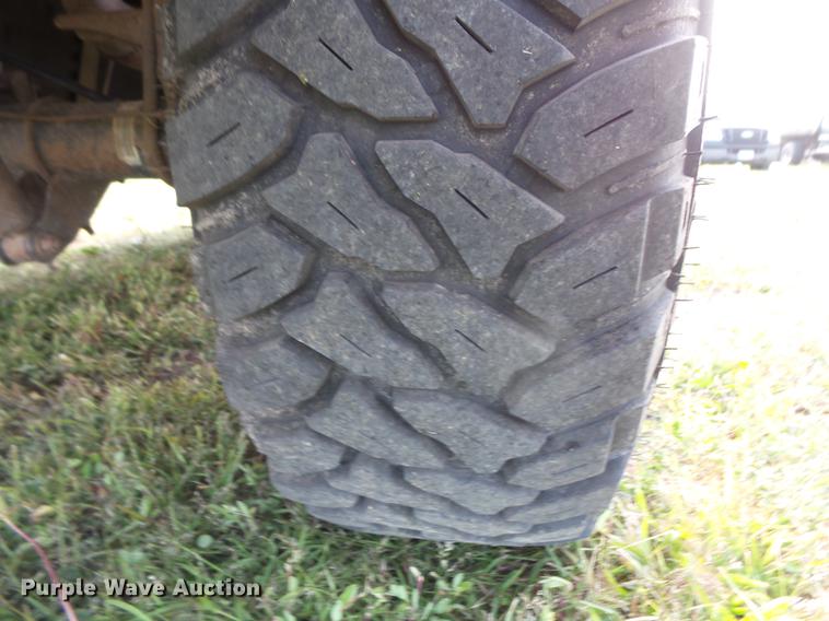 image for item FT9796 2000 Ford F350 Super Duty Crew Cab pickup truck