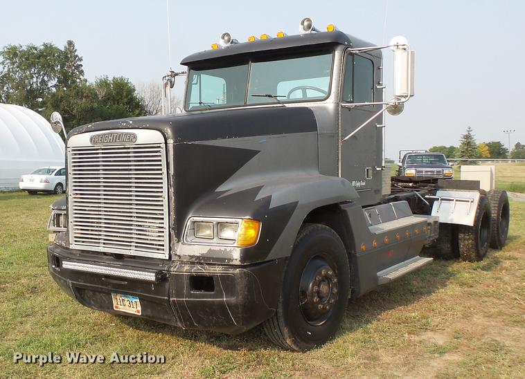 image for item FT9798 1990 Freightliner FLD120 semi truck