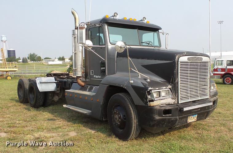 image for item FT9798 1990 Freightliner FLD120 semi truck