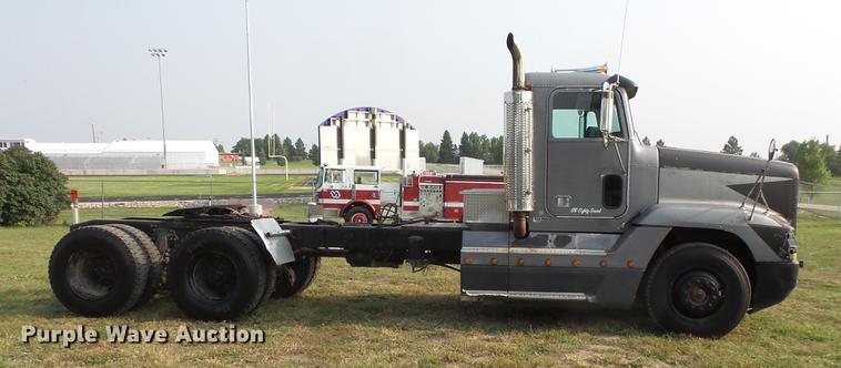image for item FT9798 1990 Freightliner FLD120 semi truck