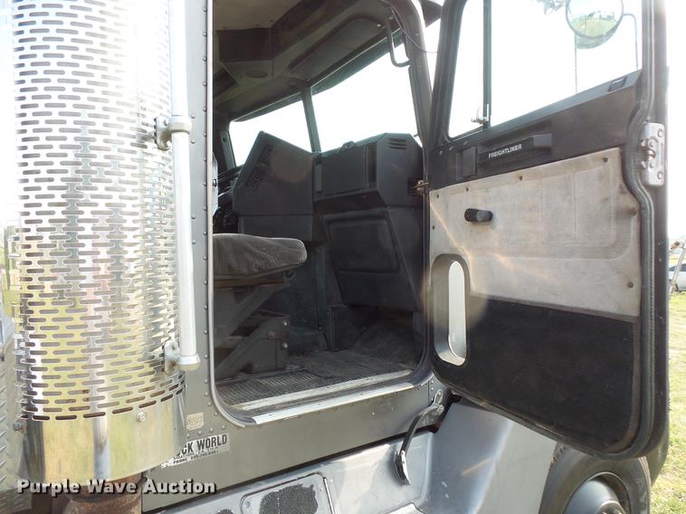 image for item FT9798 1990 Freightliner FLD120 semi truck