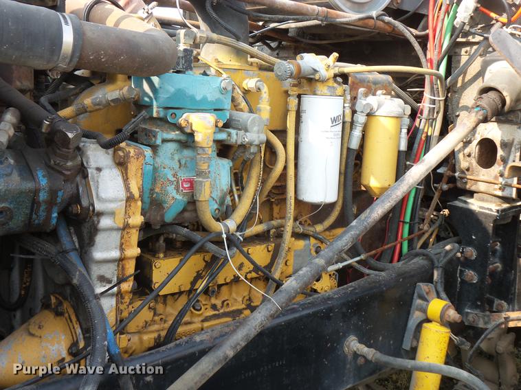 image for item FT9798 1990 Freightliner FLD120 semi truck