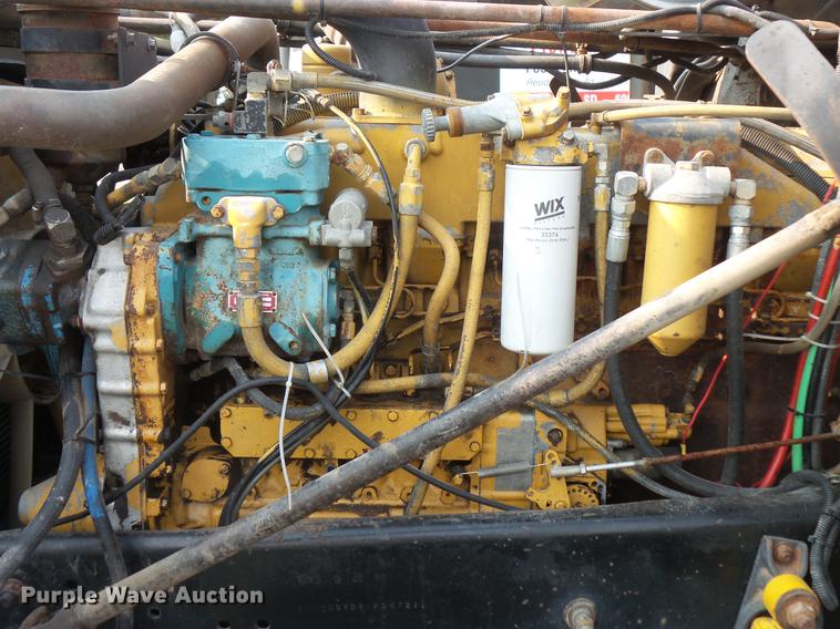 image for item FT9798 1990 Freightliner FLD120 semi truck