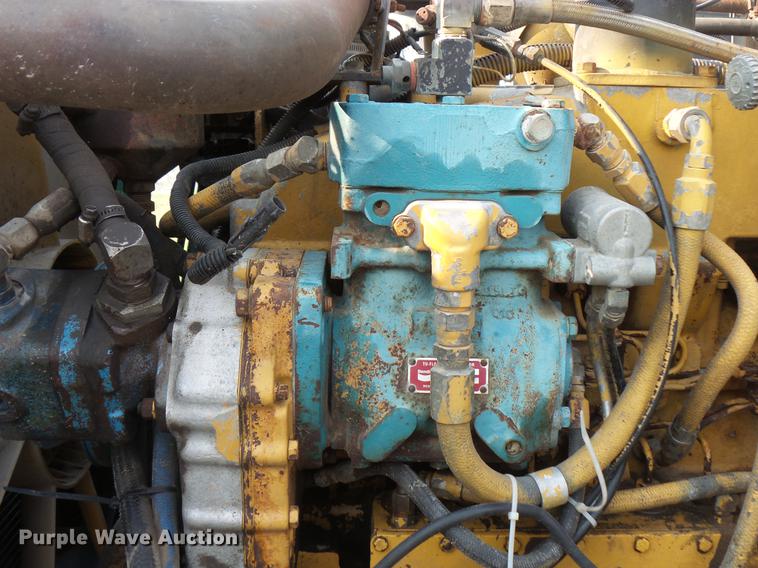 image for item FT9798 1990 Freightliner FLD120 semi truck