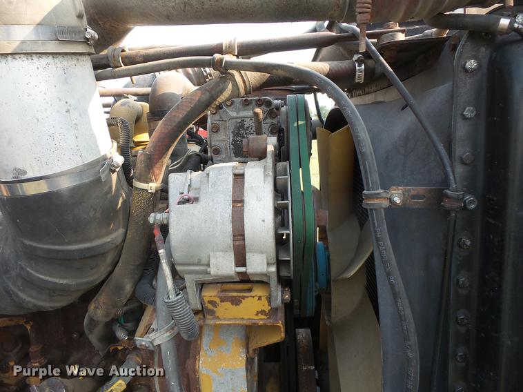 image for item FT9798 1990 Freightliner FLD120 semi truck