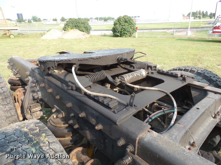 image for item FT9798 1990 Freightliner FLD120 semi truck