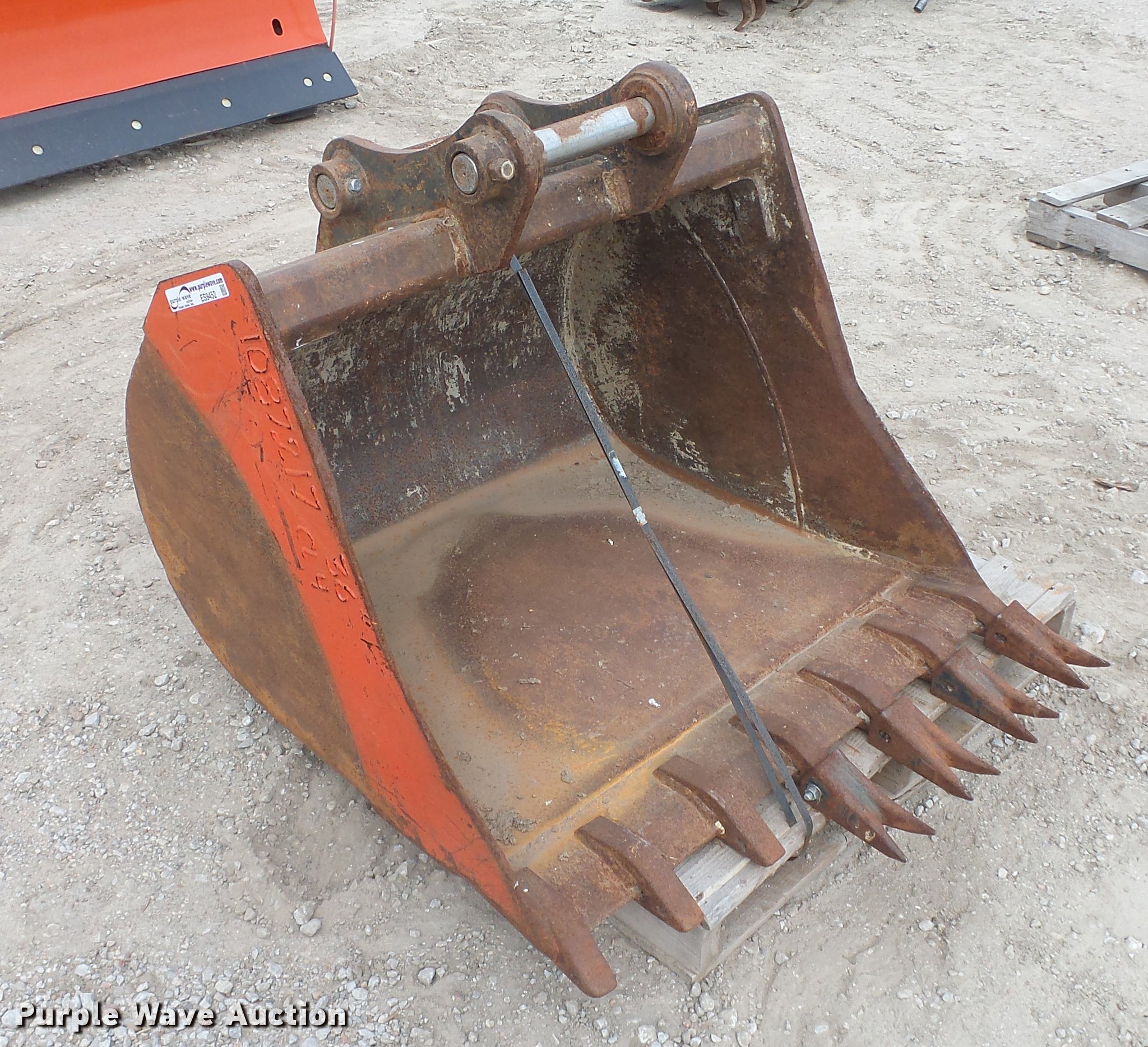 Bobcat trenching bucket in Wichita, KS Item ES9452 sold Purple Wave