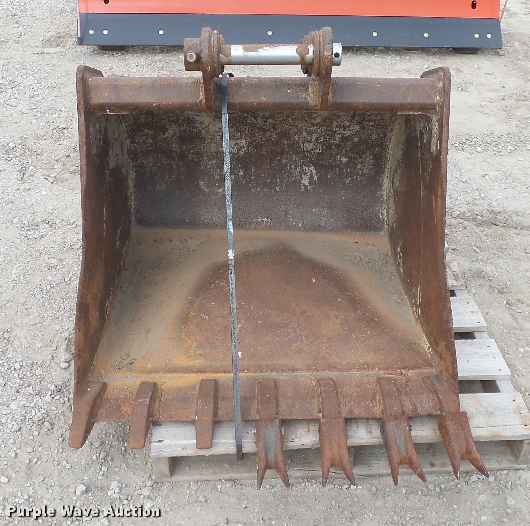 Bobcat trenching bucket in Wichita, KS Item ES9452 sold Purple Wave