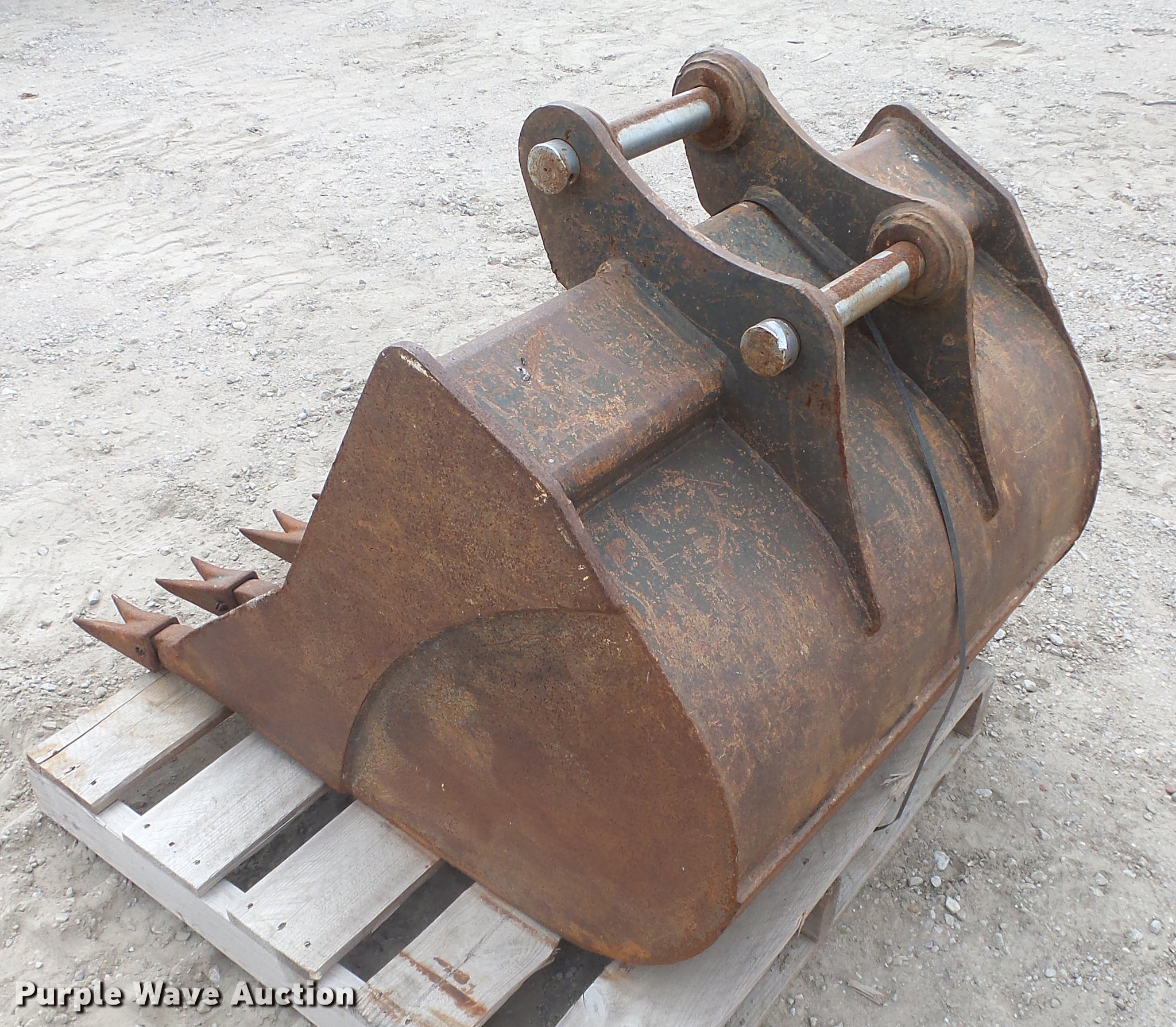 Bobcat trenching bucket in Wichita, KS Item ES9452 sold Purple Wave