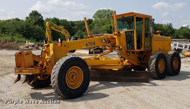 image for item BW9199 1992 John Deere 670B motor grader