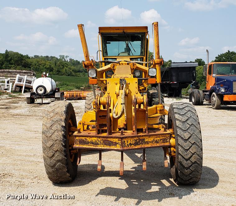 image for item BW9199 1992 John Deere 670B motor grader