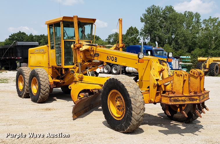 image for item BW9199 1992 John Deere 670B motor grader