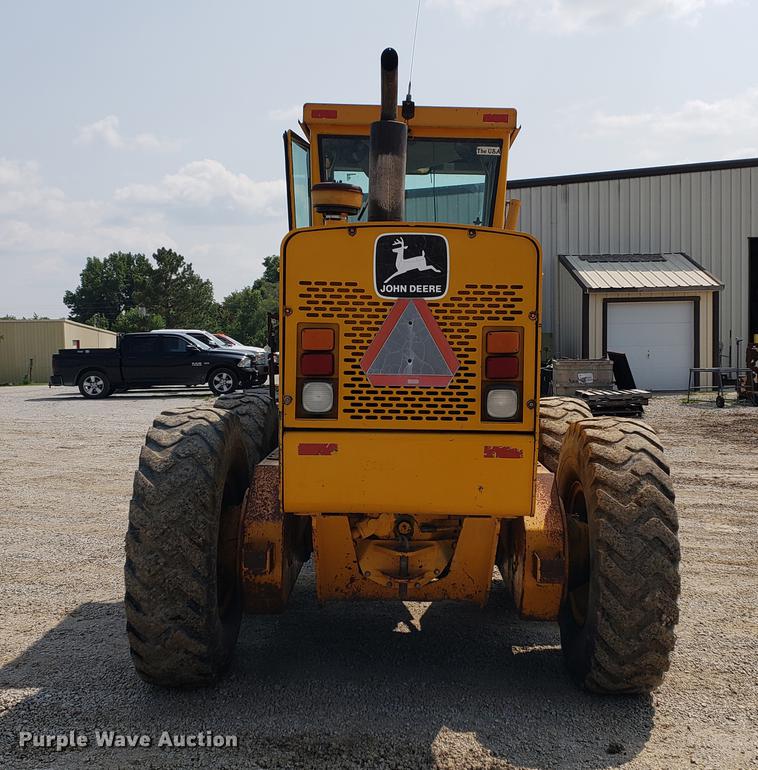image for item BW9199 1992 John Deere 670B motor grader