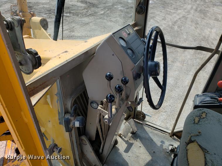 image for item BW9199 1992 John Deere 670B motor grader
