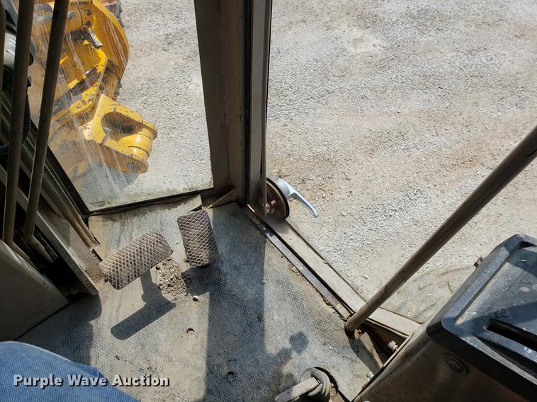 image for item BW9199 1992 John Deere 670B motor grader